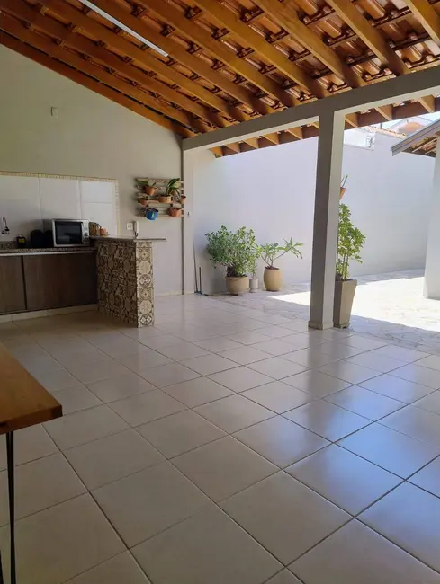 Foto 2 de Casa com 2 quartos à venda, 250m2 em Franca - SP