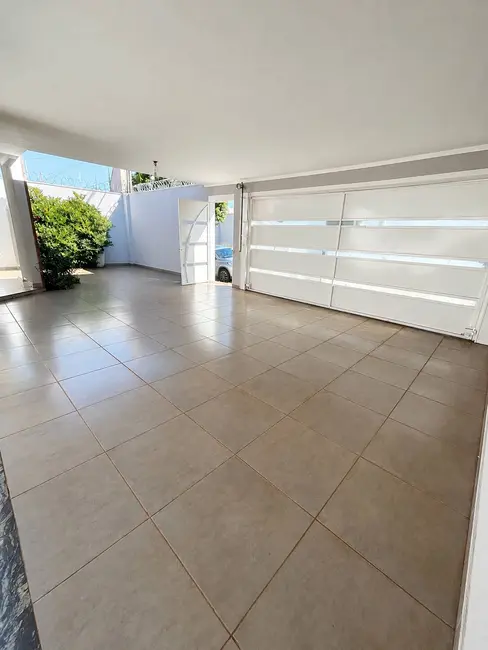 Foto 1 de Casa com 3 quartos à venda, 200m2 em Jardim Piratininga, Franca - SP