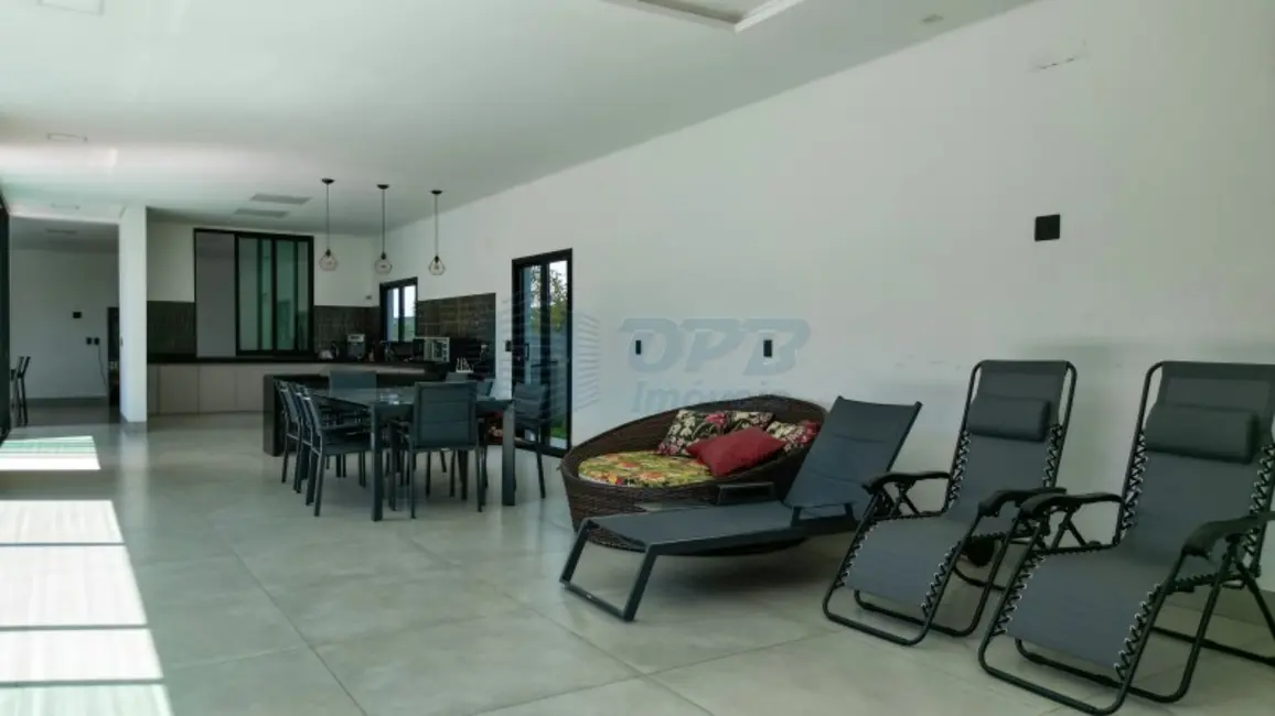 Foto 13 de Sobrado à venda, 580m2 em Rifaina - SP