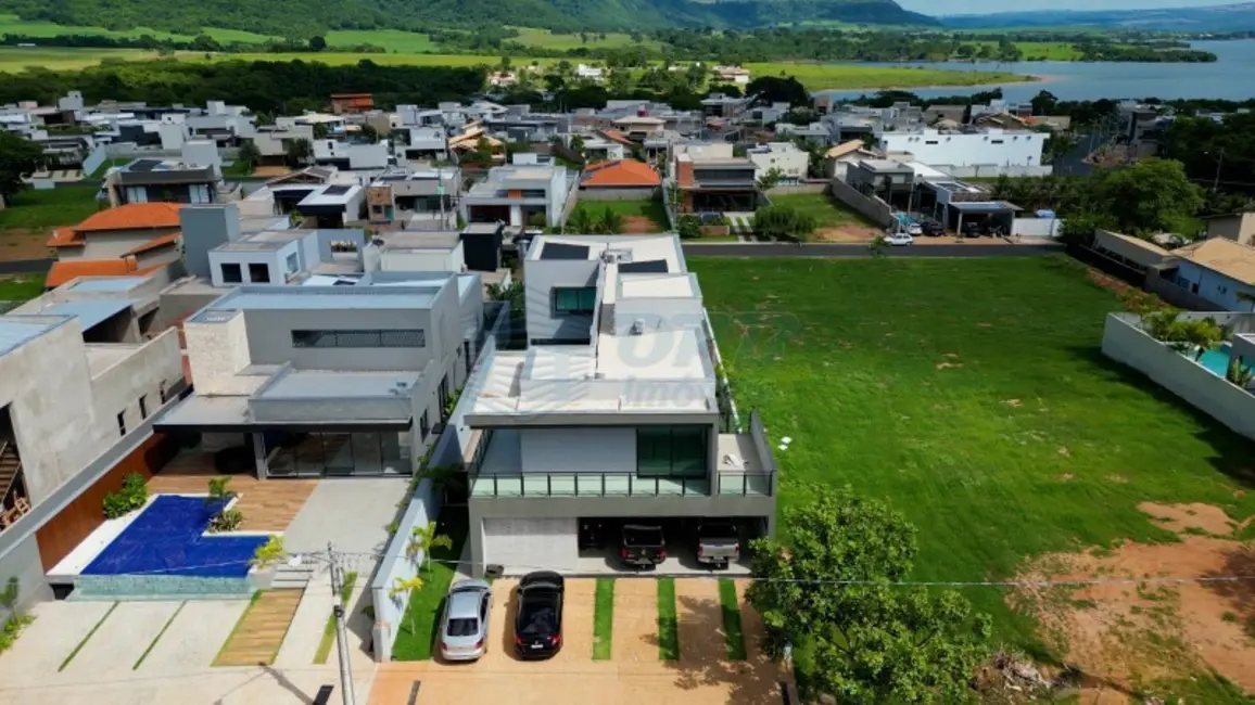 Foto 11 de Sobrado à venda, 580m2 em Rifaina - SP