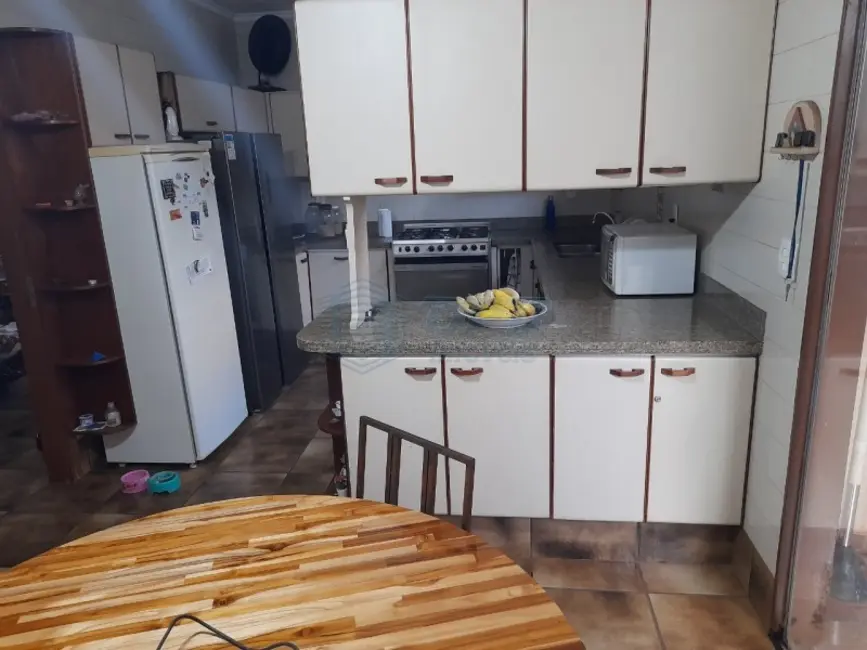 Casa à venda em Jardim Irajá, Ribeirao Preto - SP - imagem 5 Foto 5 de Casa à venda em Jardim Irajá, Ribeirao Preto - SP