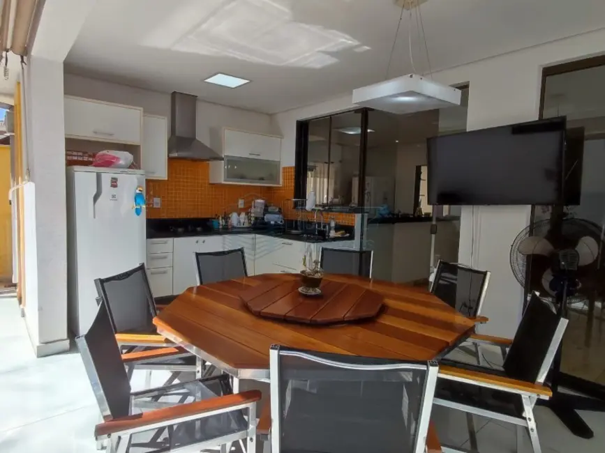 Sobrado para alugar, 350m2 em Ribeirao Preto - SP - imagem 3 Foto 3 de Sobrado para alugar, 350m2 em Ribeirao Preto - SP