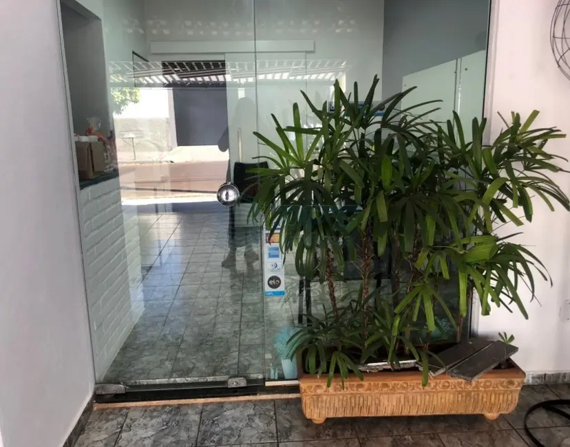 Casa para alugar, 234m2 em Jardim Anhangüera, Ribeirao Preto - SP - imagem 3 Foto 3 de Casa para alugar, 234m2 em Jardim Anhangüera, Ribeirao Preto - SP