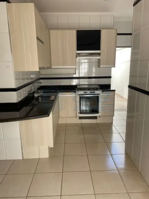 Casa à venda, 235m2 em Jardim Anhangüera, Ribeirao Preto - SP - imagem 6 Foto 6 de Casa à venda, 235m2 em Jardim Anhangüera, Ribeirao Preto - SP