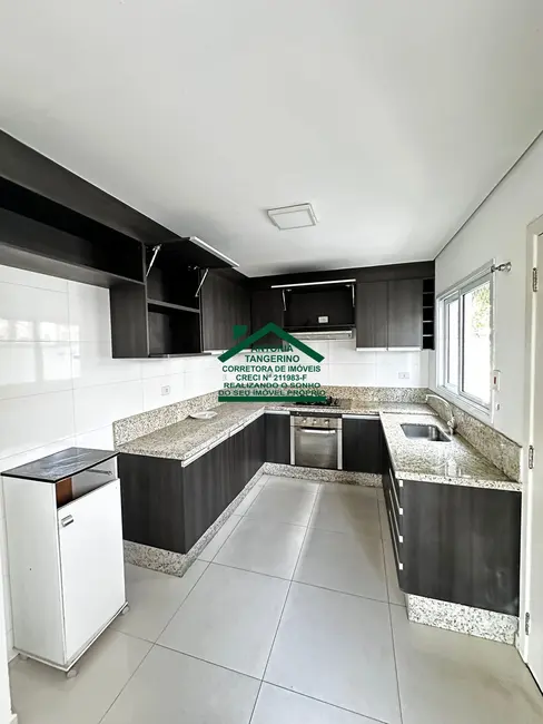 Foto 1 de Casa de Condomínio com 4 quartos para alugar, 450m2 em Jardim Fazenda Rincão, Aruja - SP