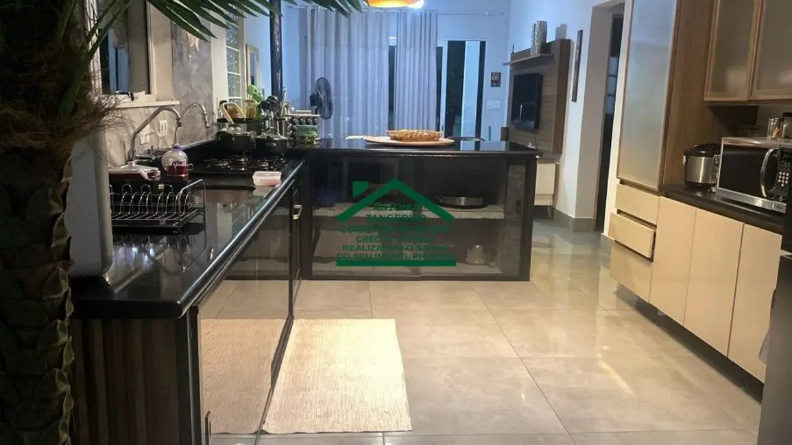 Foto 7 de Chácara com 3 quartos à venda, 165m2 em Chácaras Copaco, Aruja - SP