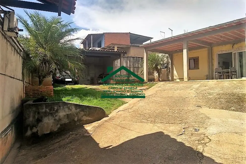 Foto 3 de Chácara com 3 quartos à venda, 165m2 em Chácaras Copaco, Aruja - SP