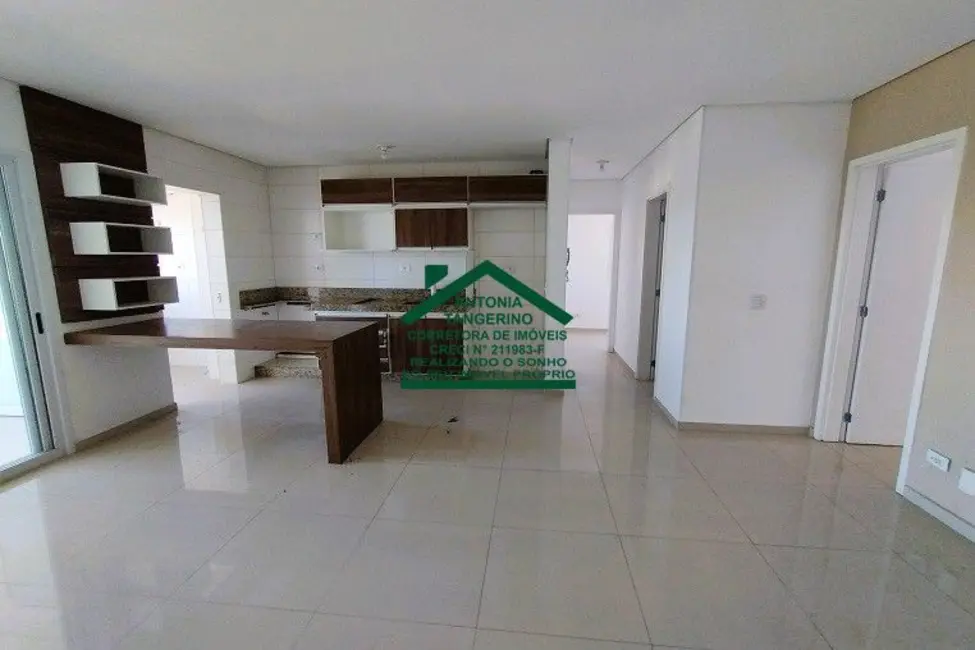 Apartamento com 3 quartos para alugar, 86m2 em Jordanópolis, Aruja - SP - imagem 6 Foto 6 de Apartamento com 3 quartos para alugar, 86m2 em Jordanópolis, Aruja - SP