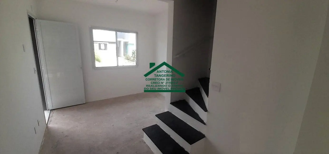 Casa de Condomínio com 2 quartos à venda, 56m2 em Arujá Center Ville, Aruja - SP - imagem 3 Foto 3 de Casa de Condomínio com 2 quartos à venda, 56m2 em Arujá Center Ville, Aruja - SP