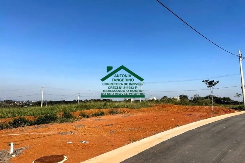 Foto 1 de Terreno / Lote à venda, 303m2 em Centro, Aruja - SP