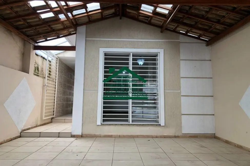 Foto 2 de Casa com 3 quartos à venda, 115m2 em Jordanópolis, Aruja - SP