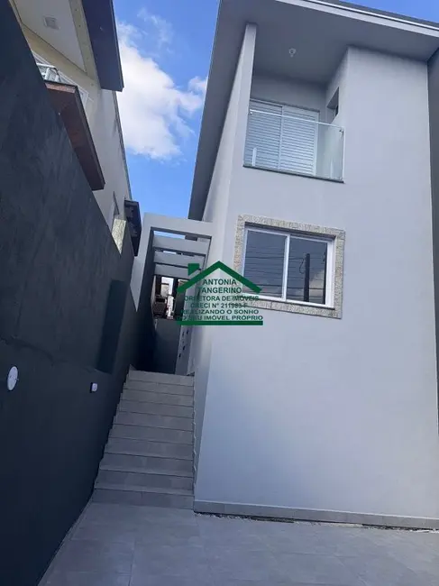 Sobrado com 3 quartos à venda, 112m2 em Arujamérica, Aruja - SP - imagem 3 Foto 3 de Sobrado com 3 quartos à venda, 112m2 em Arujamérica, Aruja - SP