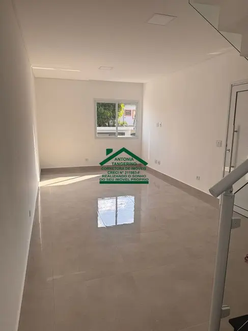 Sobrado com 3 quartos à venda, 112m2 em Arujamérica, Aruja - SP - imagem 9 Foto 9 de Sobrado com 3 quartos à venda, 112m2 em Arujamérica, Aruja - SP