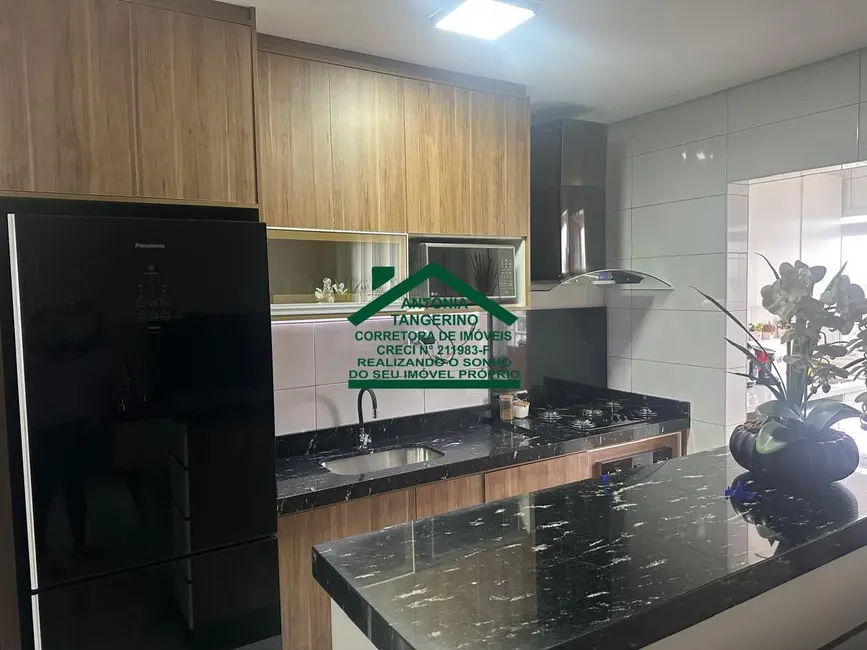 Apartamento com 3 quartos para alugar, 108m2 em Jordanópolis, Aruja - SP - imagem 2 Foto 2 de Apartamento com 3 quartos para alugar, 108m2 em Jordanópolis, Aruja - SP