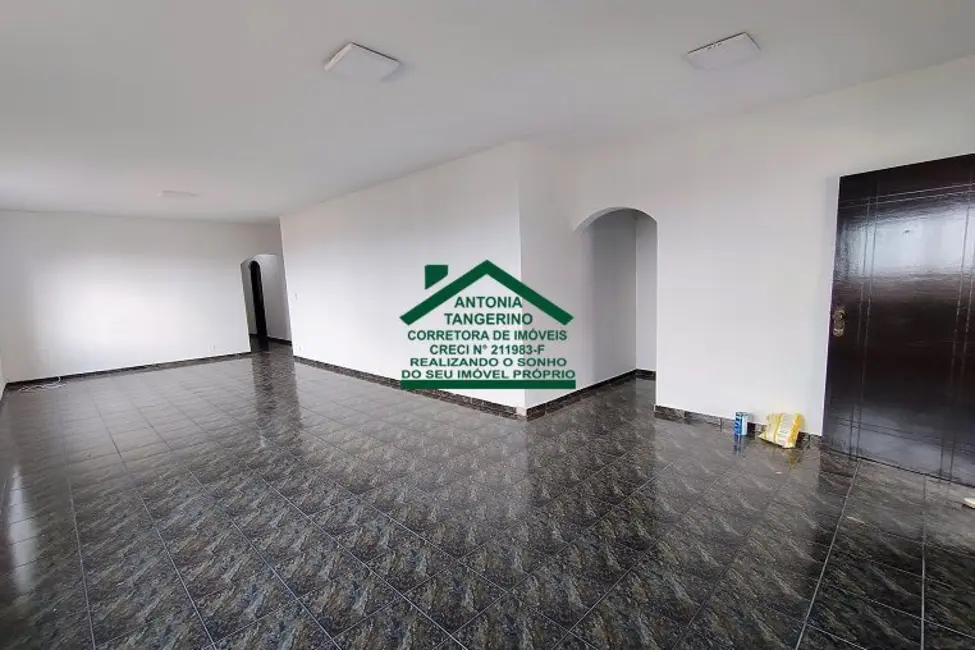Foto 3 de Casa com 4 quartos para alugar, 400m2 em Chácara São José, Aruja - SP