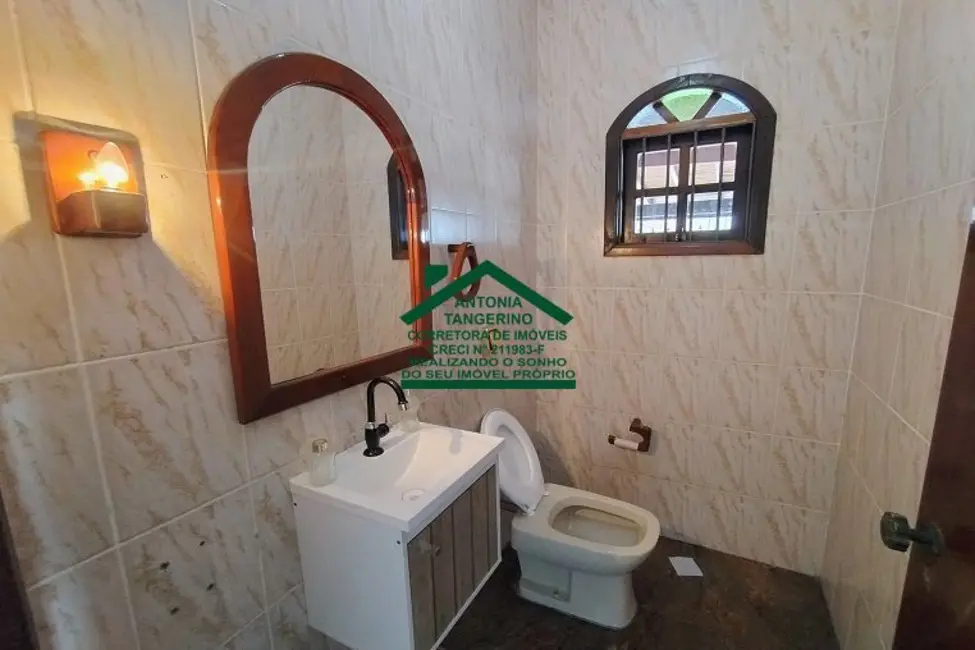 Foto 4 de Casa com 4 quartos para alugar, 400m2 em Chácara São José, Aruja - SP