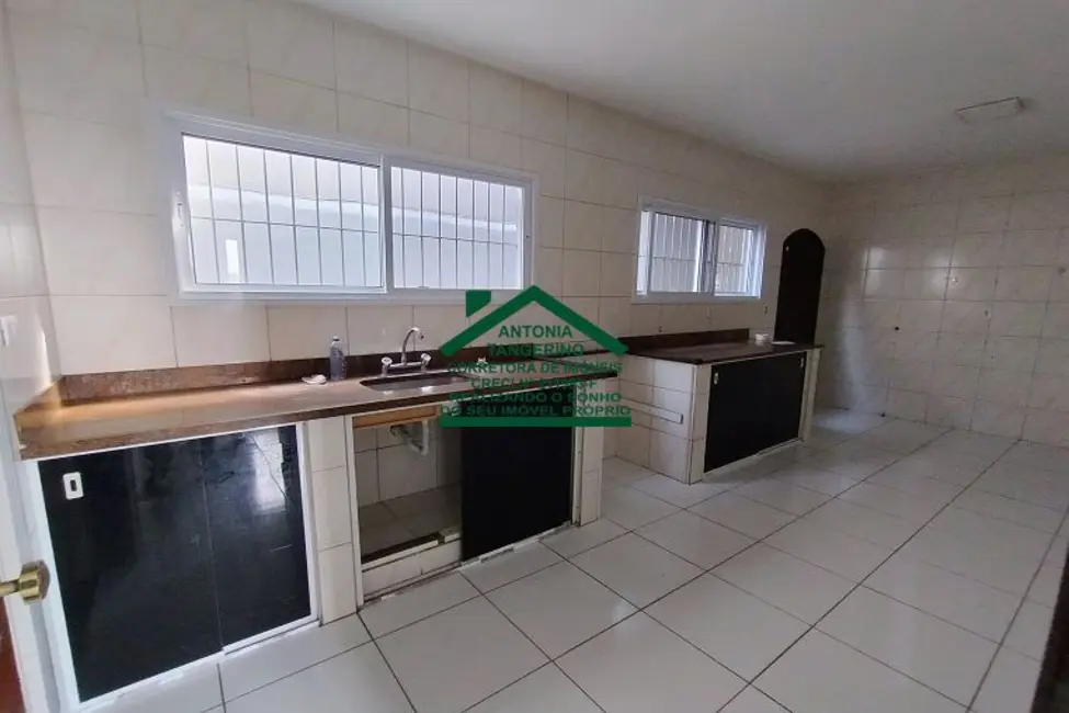 Foto 5 de Casa com 4 quartos para alugar, 400m2 em Chácara São José, Aruja - SP