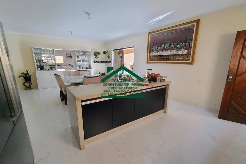 Foto 2 de Casa com 3 quartos à venda, 350m2 em Chácaras Copaco, Aruja - SP