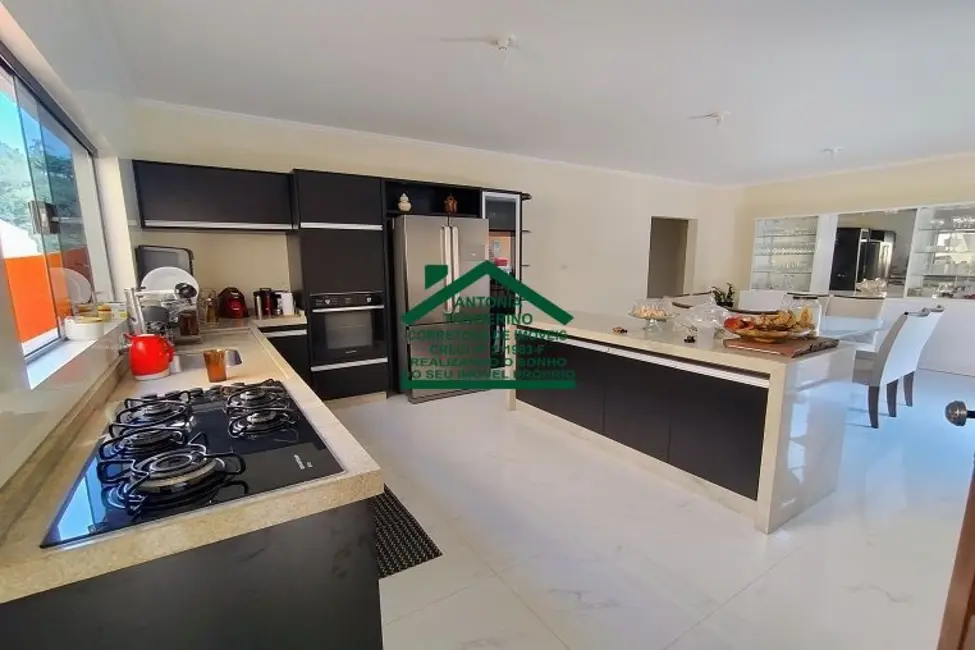 Foto 1 de Casa com 3 quartos à venda, 350m2 em Chácaras Copaco, Aruja - SP