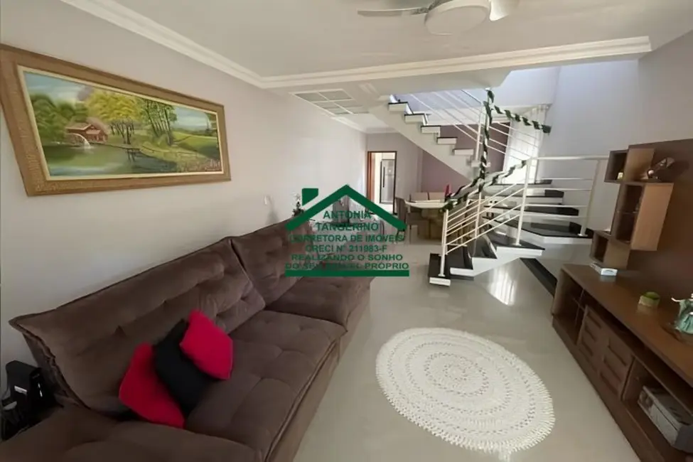 Foto 2 de Sobrado com 3 quartos à venda, 120m2 em Vila Pilar, Aruja - SP