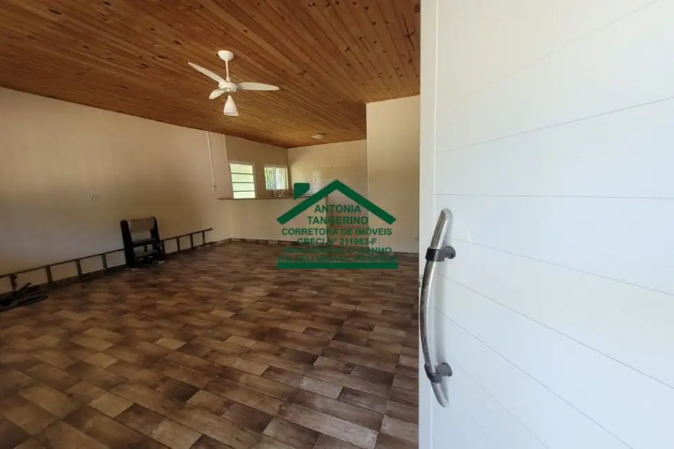 Foto 4 de Chácara com 3 quartos à venda, 300m2 em Chácaras Copaco, Aruja - SP