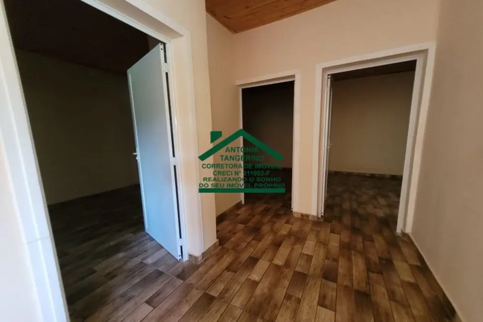 Foto 6 de Chácara com 3 quartos à venda, 300m2 em Chácaras Copaco, Aruja - SP