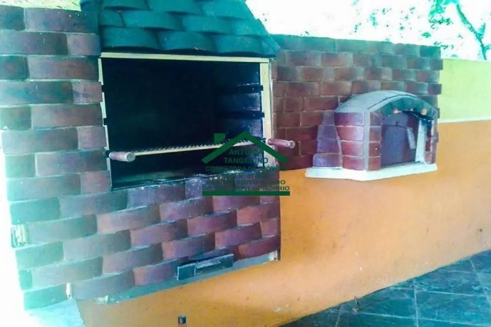 Foto 4 de Chácara com 2 quartos à venda, 150m2 em Granjas Urupes, Aruja - SP