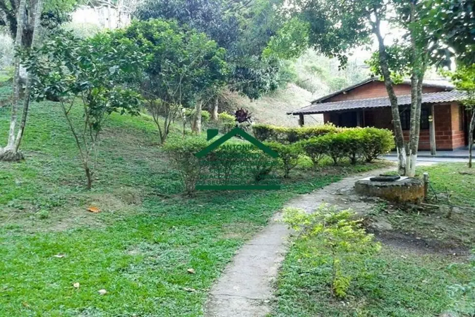 Foto 9 de Chácara com 2 quartos à venda, 150m2 em Granjas Urupes, Aruja - SP