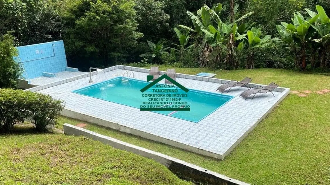 Foto 2 de Chácara com 2 quartos à venda, 150m2 em Granjas Urupes, Aruja - SP