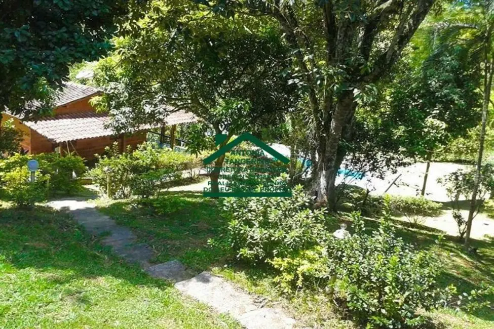 Foto 1 de Chácara com 2 quartos à venda, 150m2 em Granjas Urupes, Aruja - SP