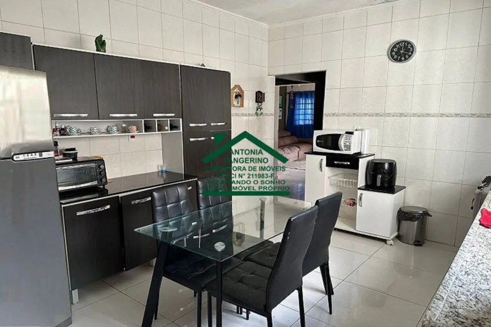 Foto 3 de Casa com 3 quartos à venda, 231m2 em Arujamérica, Aruja - SP