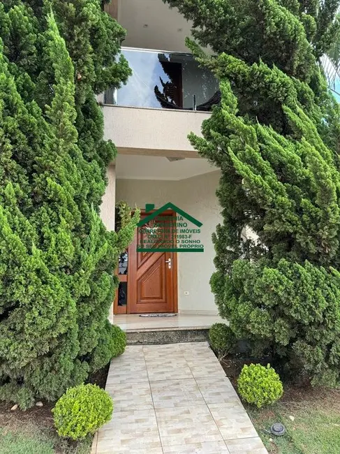 Foto 3 de Casa de Condomínio com 3 quartos à venda, 336m2 em Caputera, Aruja - SP