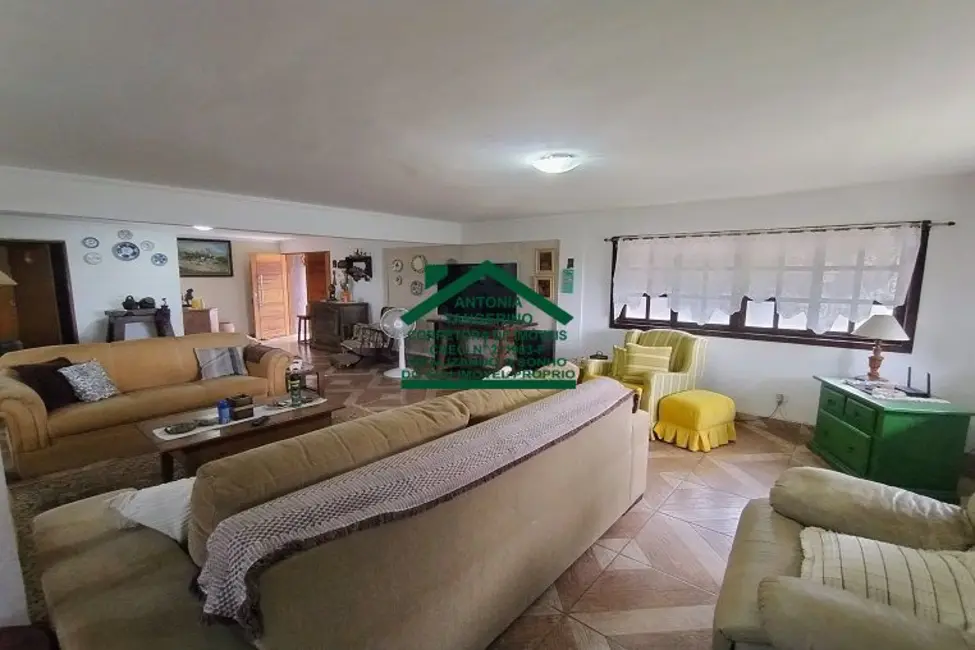 Foto 6 de Chácara com 3 quartos à venda, 200m2 em Chácaras Copaco, Aruja - SP