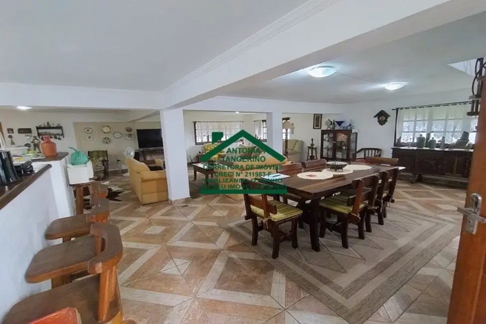 Foto 2 de Chácara com 3 quartos à venda, 200m2 em Chácaras Copaco, Aruja - SP