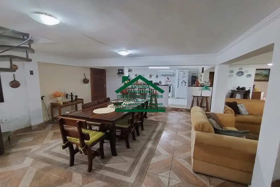 Foto 5 de Chácara com 3 quartos à venda, 200m2 em Chácaras Copaco, Aruja - SP