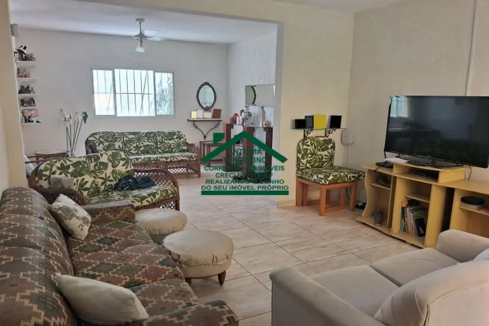 Chácara com 5 quartos à venda, 240m2 em Guararema - SP - imagem 4 Foto 4 de Chácara com 5 quartos à venda, 240m2 em Guararema - SP