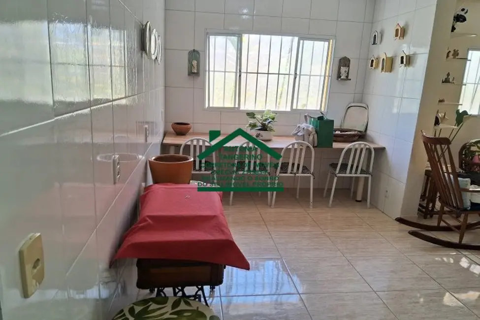 Chácara com 5 quartos à venda, 240m2 em Guararema - SP - imagem 9 Foto 9 de Chácara com 5 quartos à venda, 240m2 em Guararema - SP