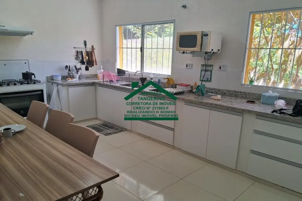 Chácara com 5 quartos à venda, 240m2 em Guararema - SP - imagem 8 Foto 8 de Chácara com 5 quartos à venda, 240m2 em Guararema - SP