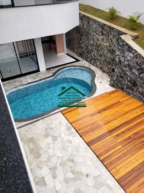 Foto 1 de Casa de Condomínio com 3 quartos à venda, 342m2 em Caputera, Aruja - SP