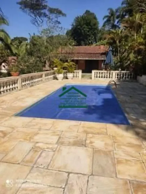 Chácara com 6 quartos à venda, 600m2 em Jardim Santo Antônio, Aruja - SP - imagem 8 Foto 8 de Chácara com 6 quartos à venda, 600m2 em Jardim Santo Antônio, Aruja - SP