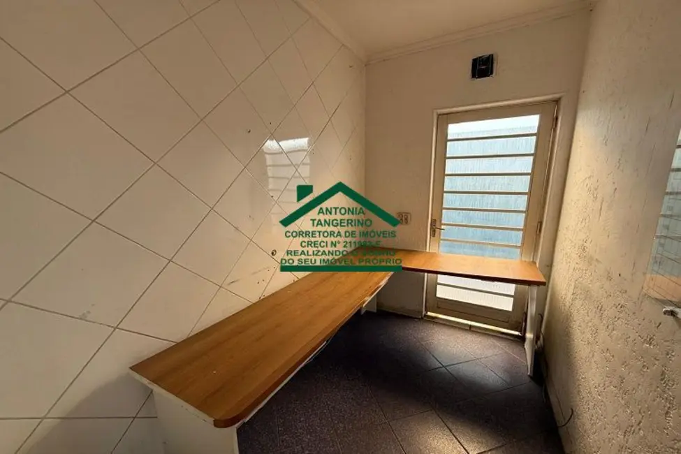 Foto 3 de Sala Comercial com 5 quartos para alugar, 277m2 em Jardim Planalto, Aruja - SP