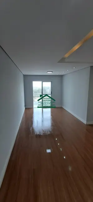 Apartamento com 3 quartos para alugar, 98m2 em Jordanópolis, Aruja - SP - imagem 8 Foto 8 de Apartamento com 3 quartos para alugar, 98m2 em Jordanópolis, Aruja - SP