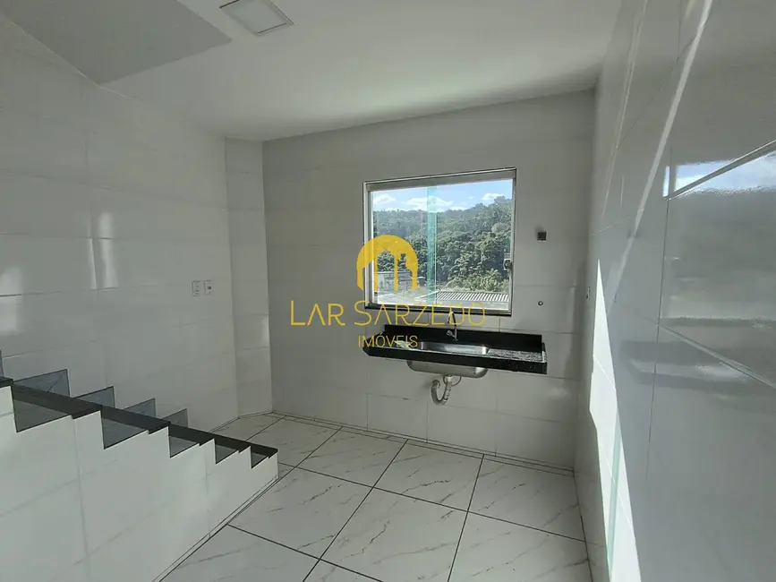 Cobertura com 3 quartos para alugar em Sarzedo - MG - imagem 3 Foto 3 de Cobertura com 3 quartos para alugar em Sarzedo - MG