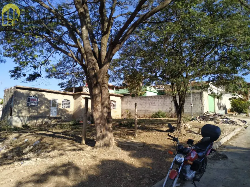 Foto 4 de Terreno / Lote à venda, 300m2 em Sarzedo - MG