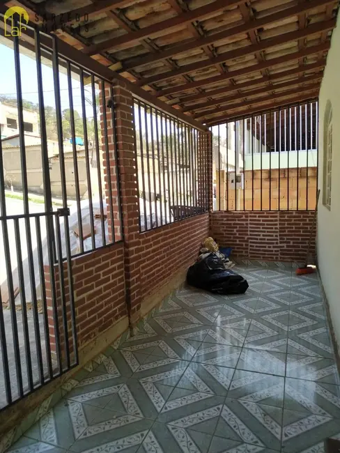 Foto 2 de Casa com 3 quartos à venda, 450m2 em Sarzedo - MG