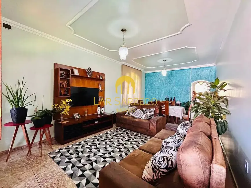 Foto 1 de Casa com 4 quartos à venda, 250m2 em Tirol (Barreiro), Belo Horizonte - MG