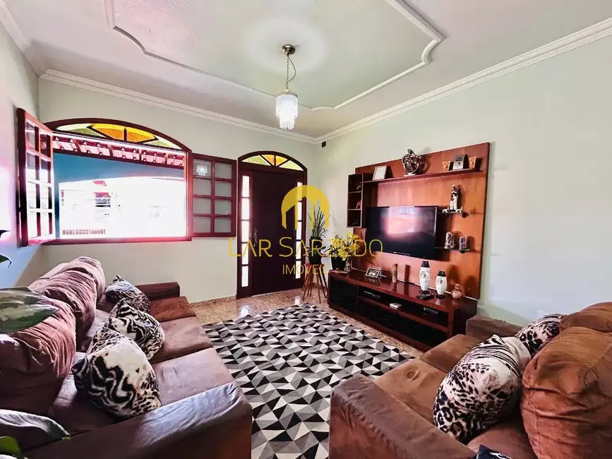 Casa com 4 quartos à venda, 250m2 em Tirol (Barreiro), Belo Horizonte - MG - imagem 3 Foto 3 de Casa com 4 quartos à venda, 250m2 em Tirol (Barreiro), Belo Horizonte - MG