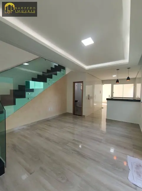 Foto 6 de Casa de Condomínio com 3 quartos à venda, 180m2 em Sarzedo - MG