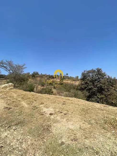 Foto 1 de Terreno / Lote à venda, 30000m2 em Sarzedo - MG