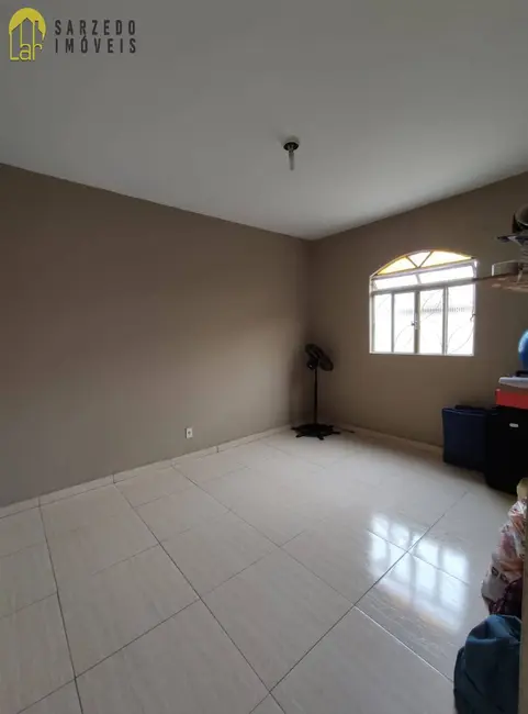 Casa com 4 quartos à venda, 200m2 em Sarzedo - MG - imagem 8 Foto 8 de Casa com 4 quartos à venda, 200m2 em Sarzedo - MG